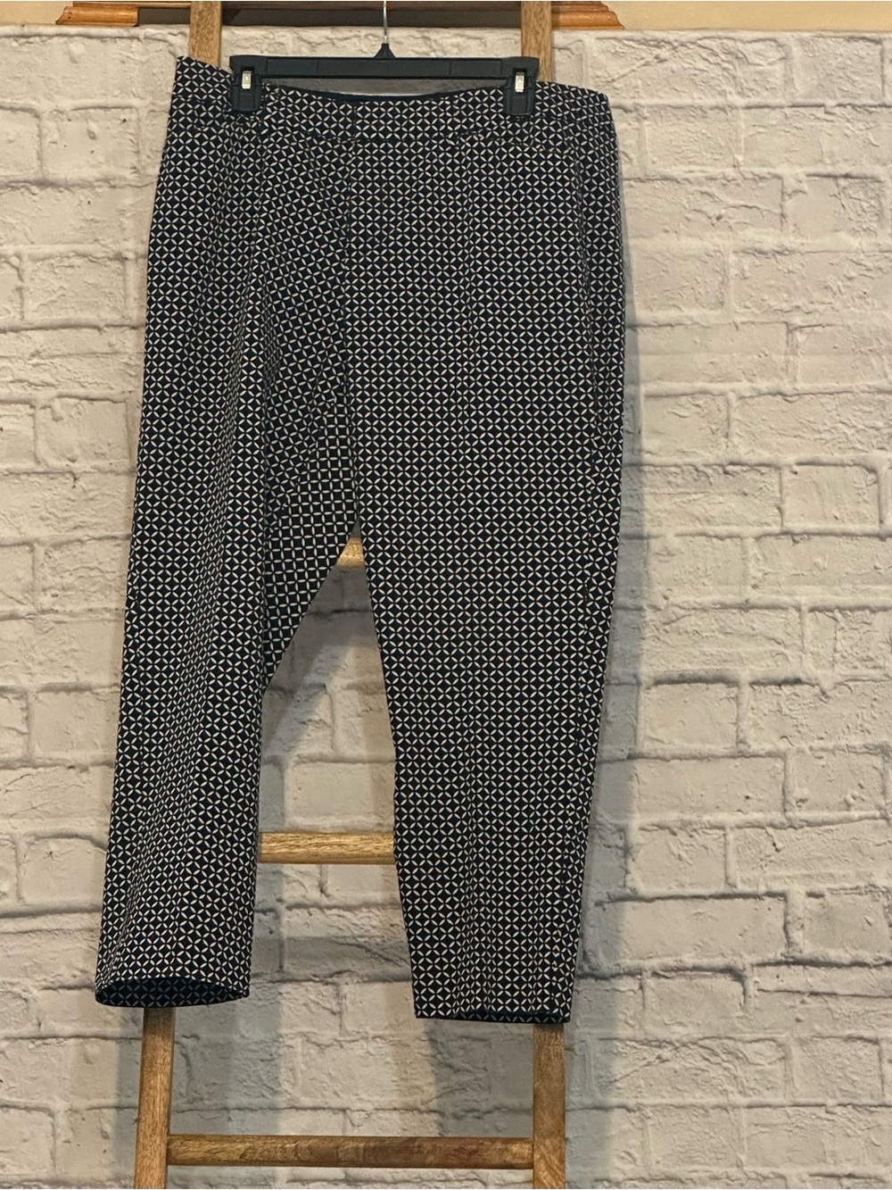 a.n.a Black and White Geo Print Casual Pants